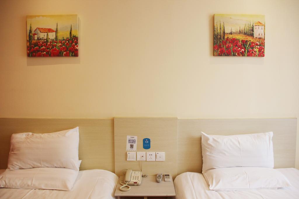 Hanting Express Jinzhou Luoyang Road Central Avenue 部屋 写真