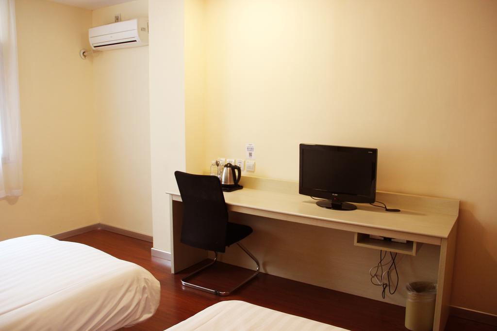 Hanting Express Jinzhou Luoyang Road Central Avenue 部屋 写真
