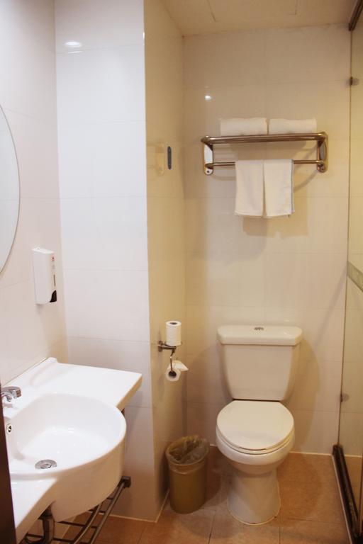 Hanting Express Jinzhou Luoyang Road Central Avenue 部屋 写真