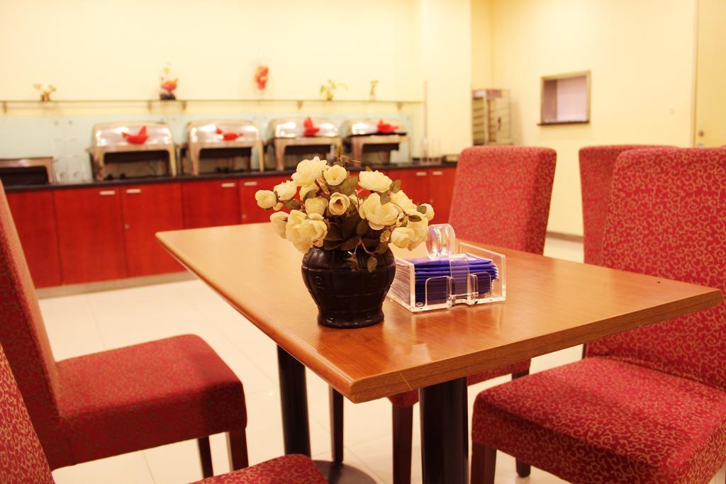 Hanting Express Jinzhou Luoyang Road Central Avenue エクステリア 写真